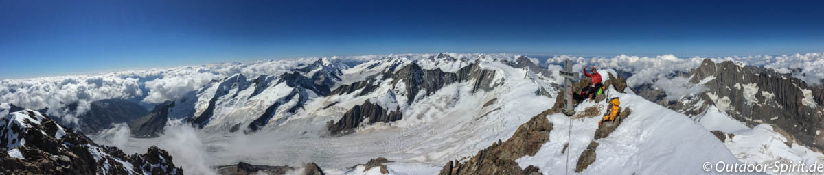 Fantastisches Panorama vom Gipfel
