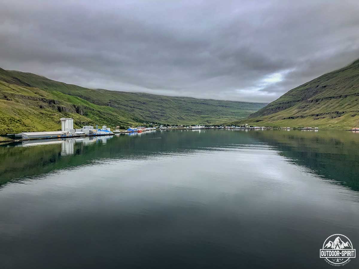 Einfahrt nach Seyðisfjörður